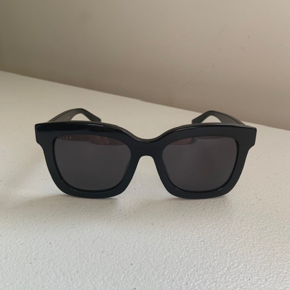 DIFF Carson Polarized Sunglasses Black Square Frames W Case Cloth UV400